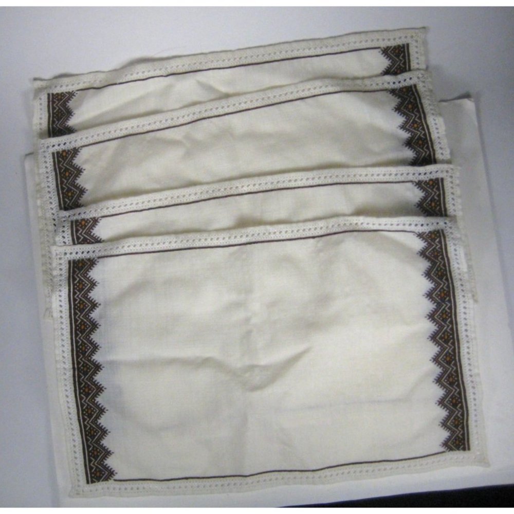 Set Of 4 Placemats Hand Stitched Polyester 11 x 18 in Openwork